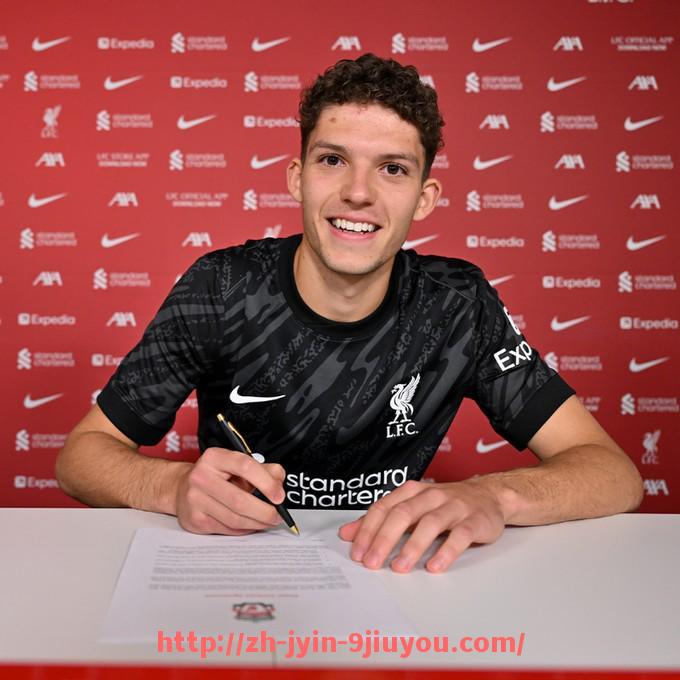 jiuyou九游娱乐-世俱杯主力替补之间的战术互补作用分析:协同效应最大化