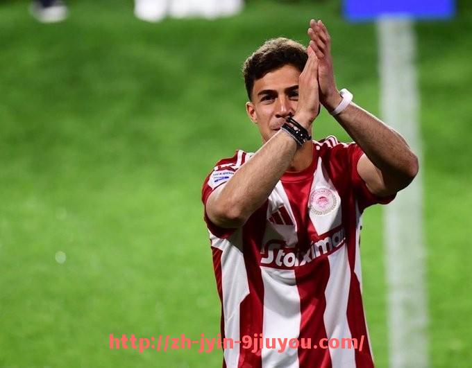 jiuyou九游娱乐-世俱杯主力替补之间的战术互补作用分析:协同效应最大化